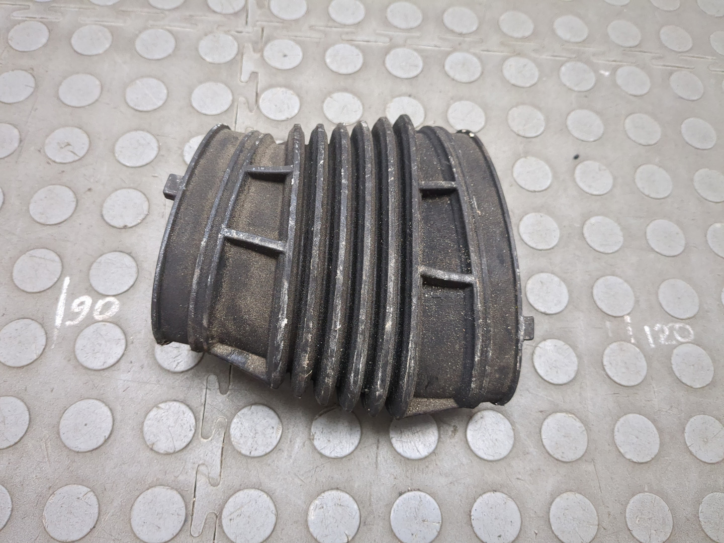 Патрубок воздушного фильтра