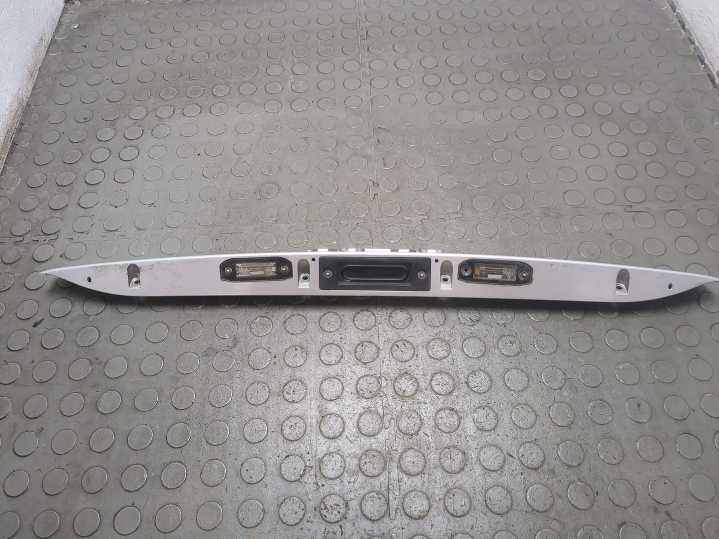 Фонарь подсветки номера