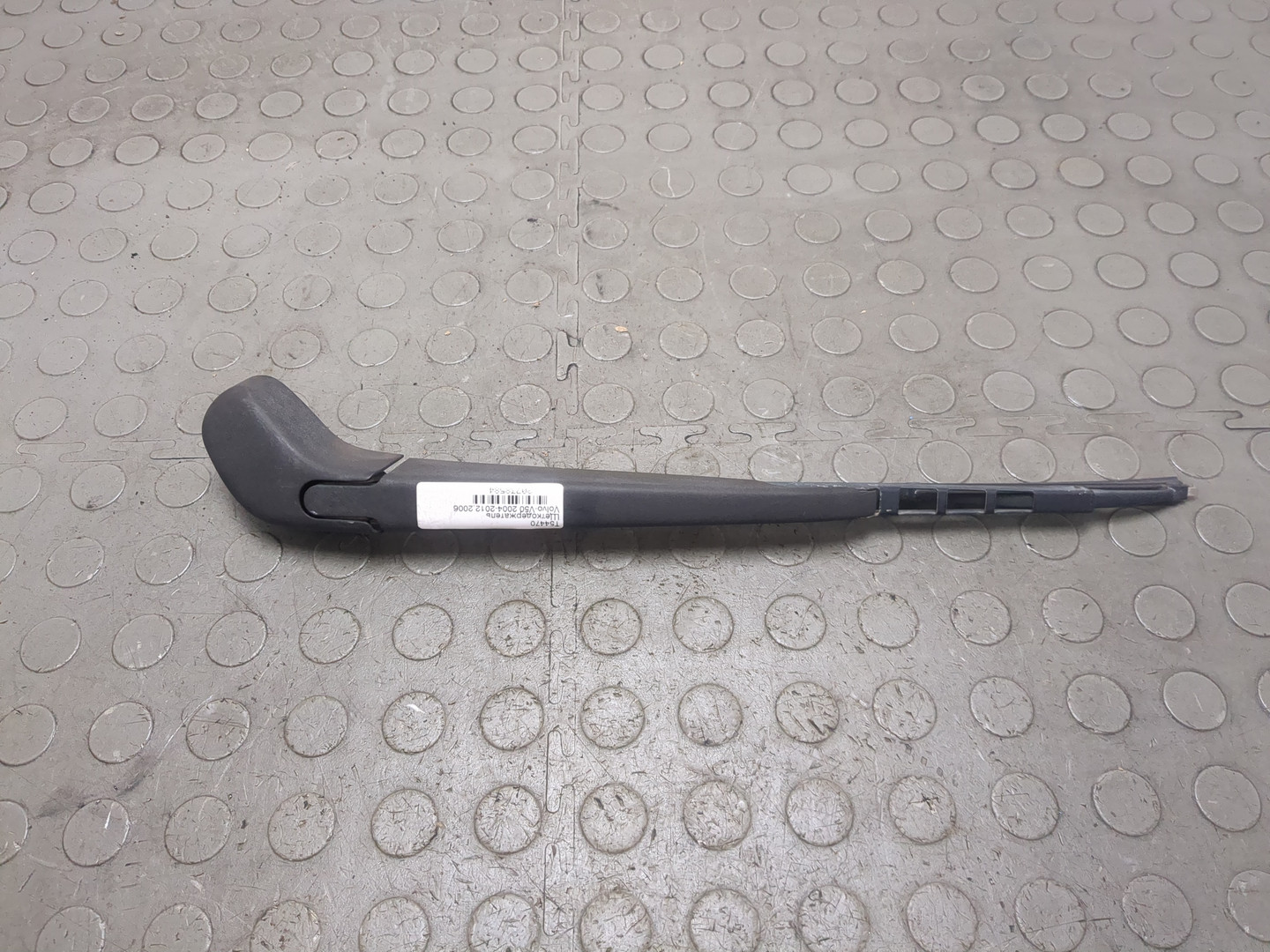 Поводок стеклоочистителя заднего