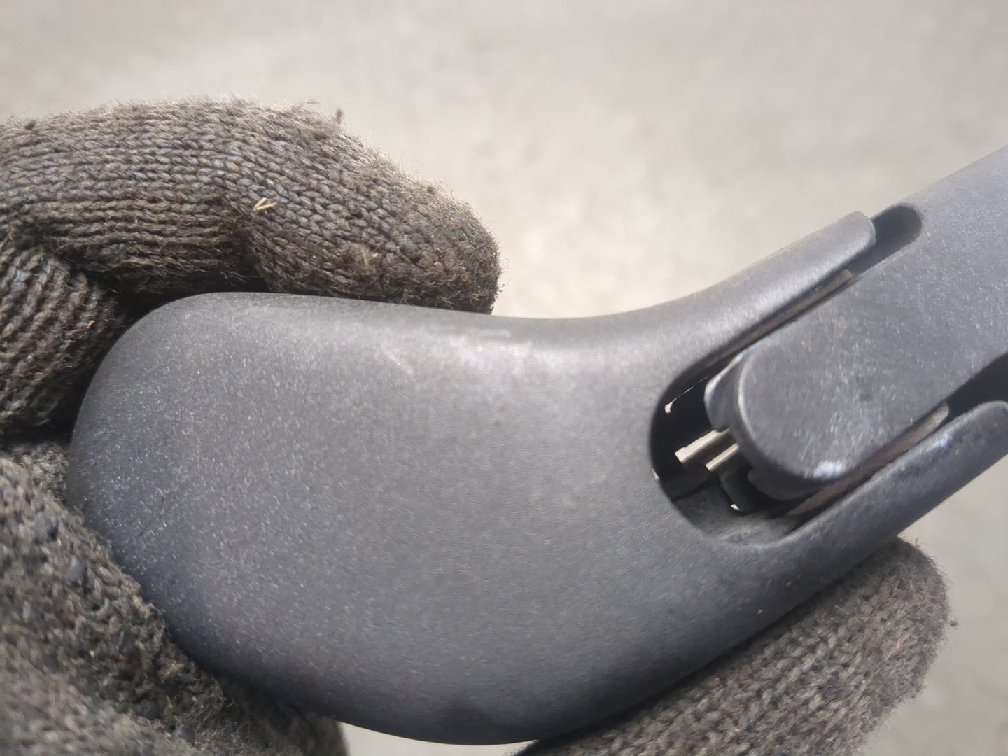 Поводок стеклоочистителя заднего