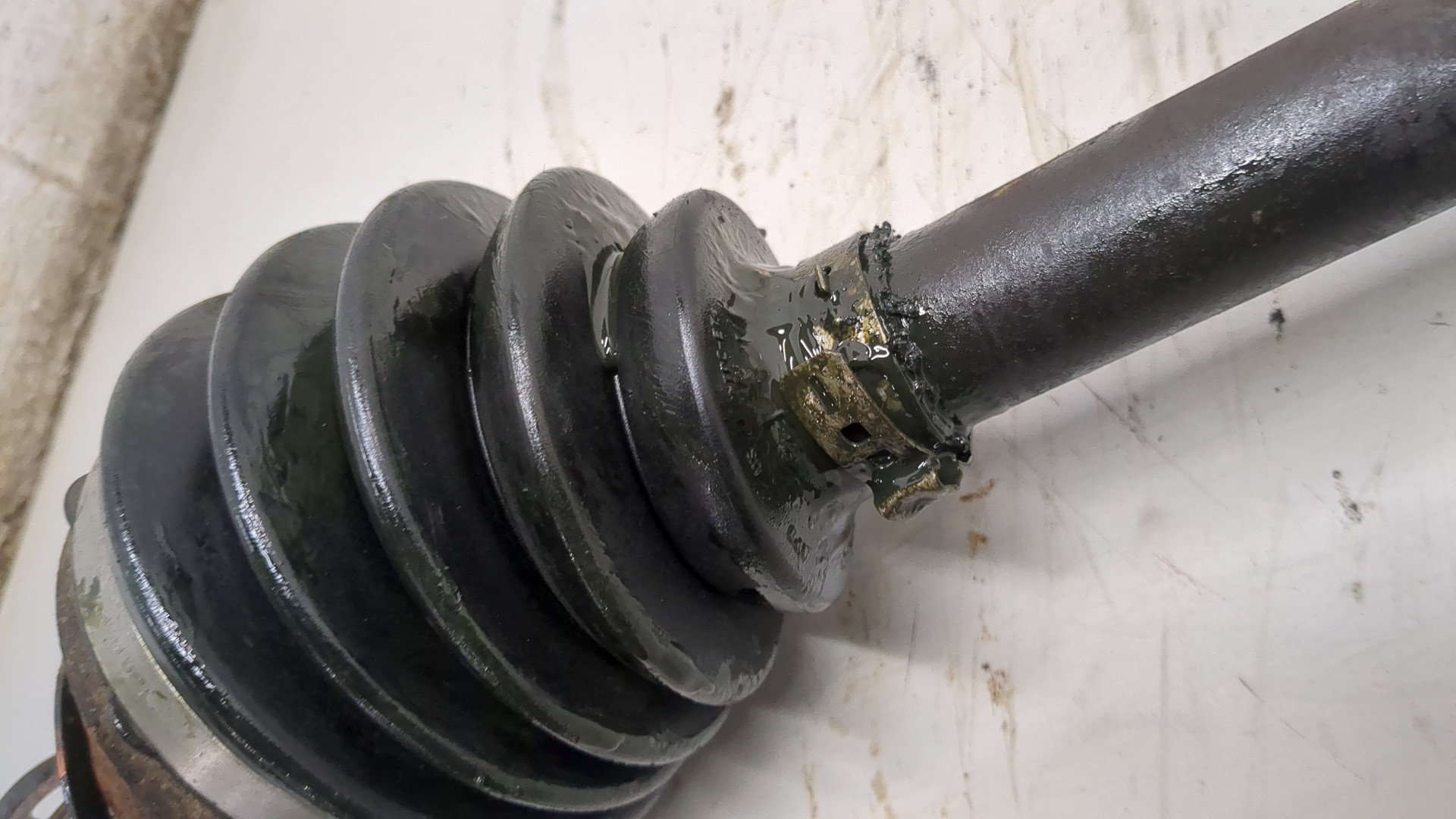 Полуось передняя правая