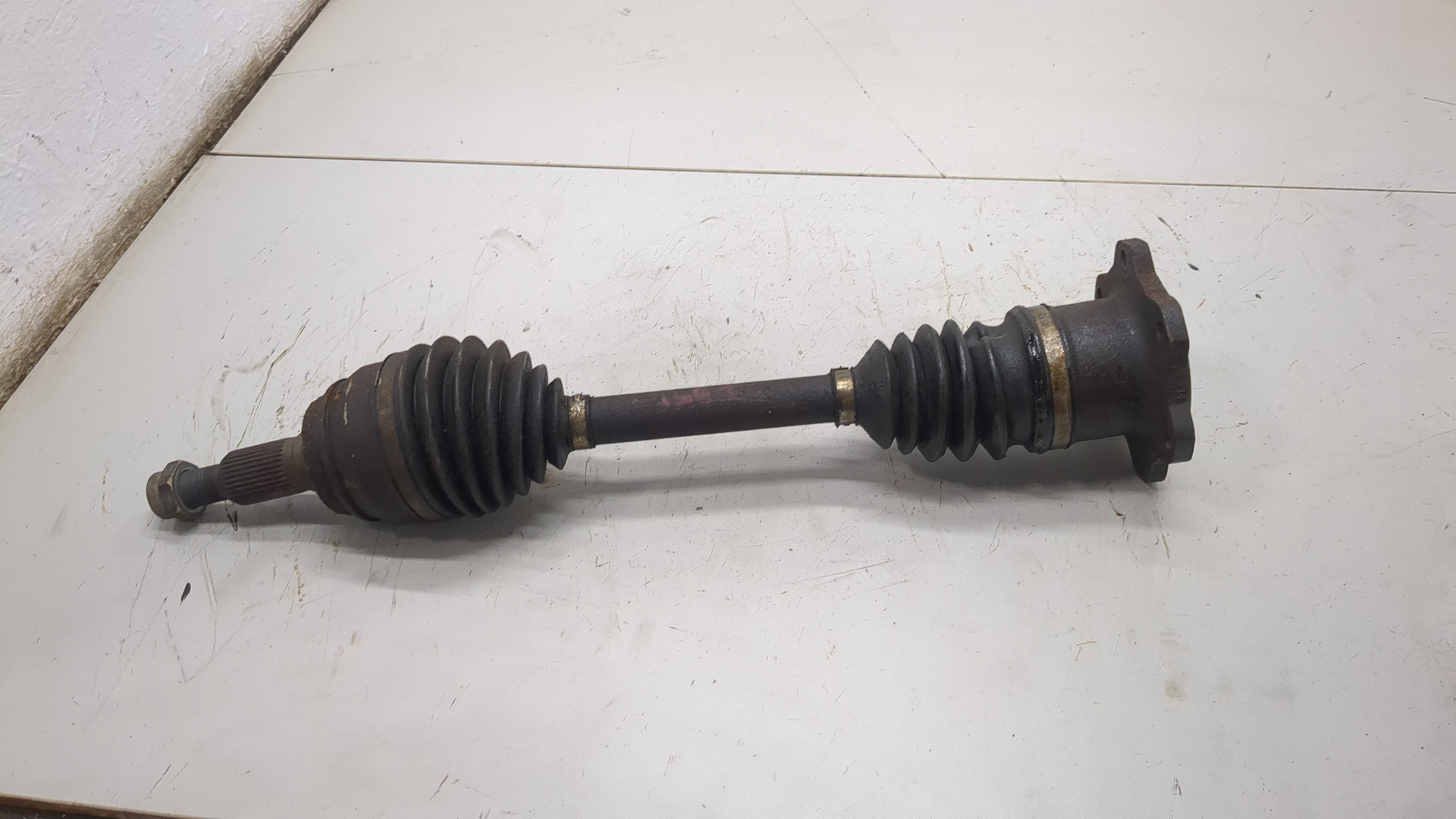 Полуось передняя