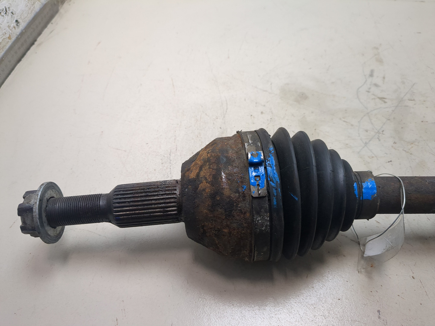 Полуось передняя левая