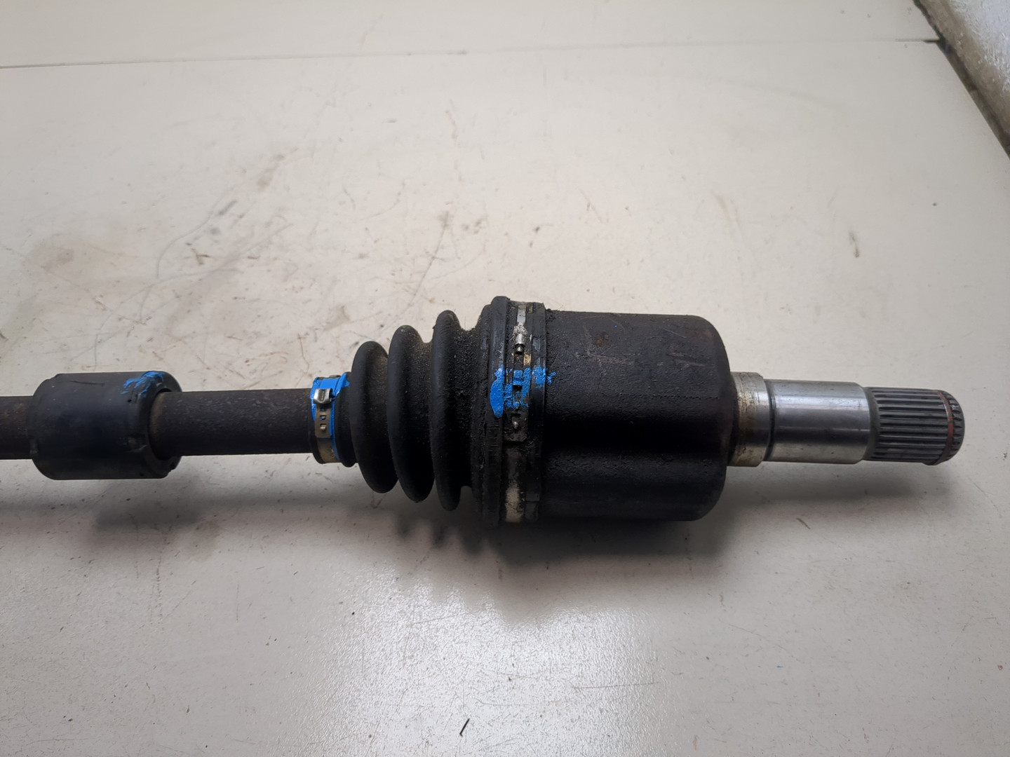 Полуось передняя левая