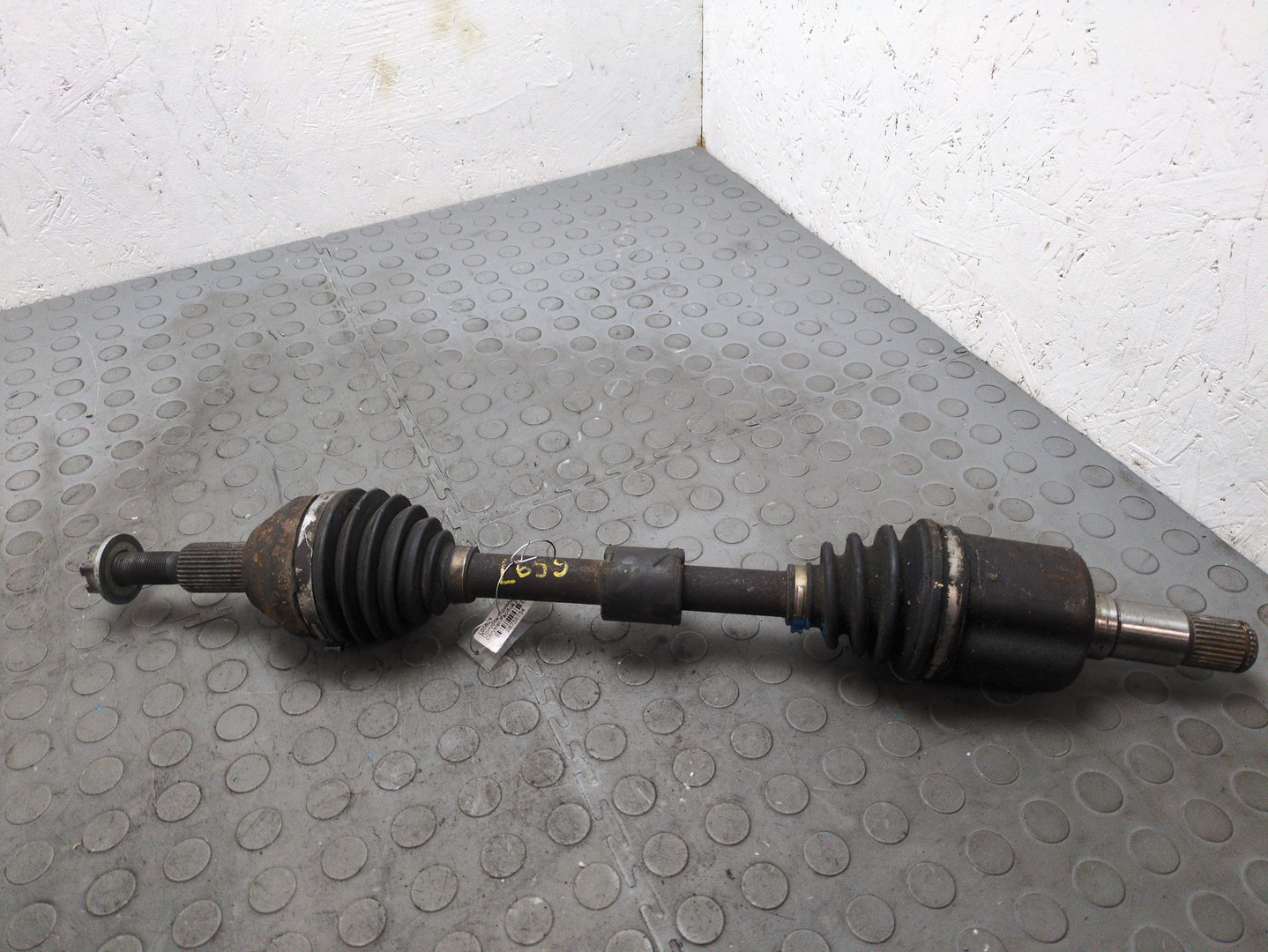 Полуось передняя левая