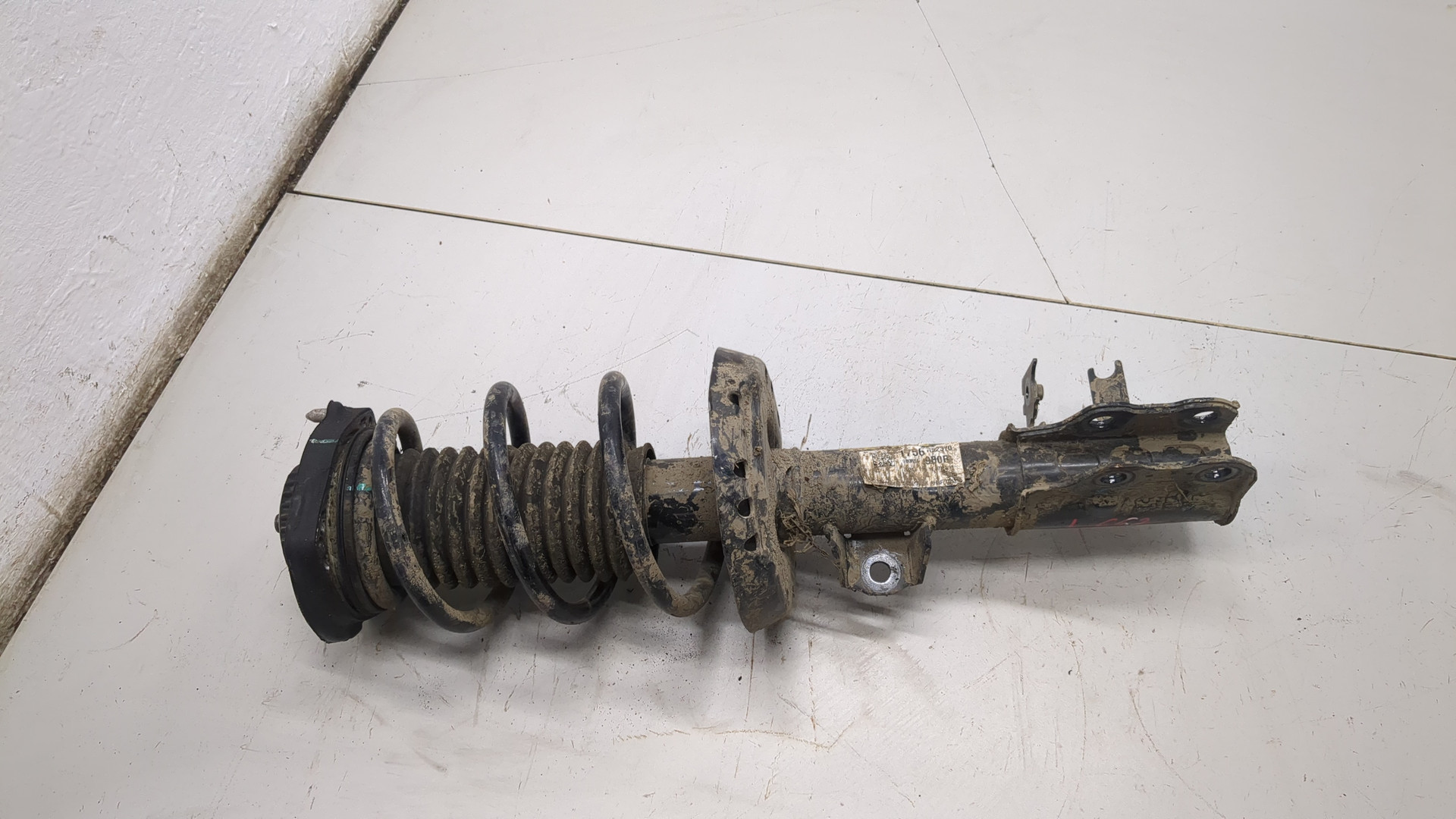 Амортизатор передний правый