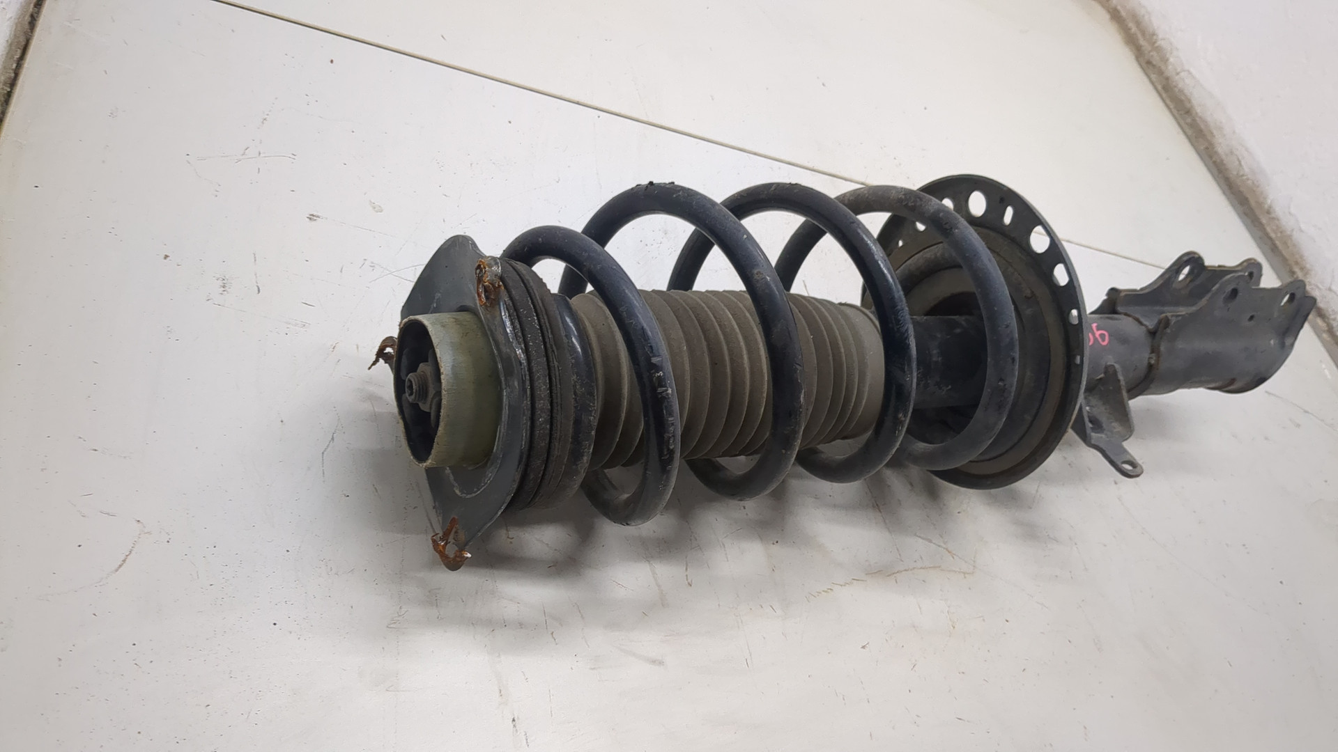 Амортизатор передний правый