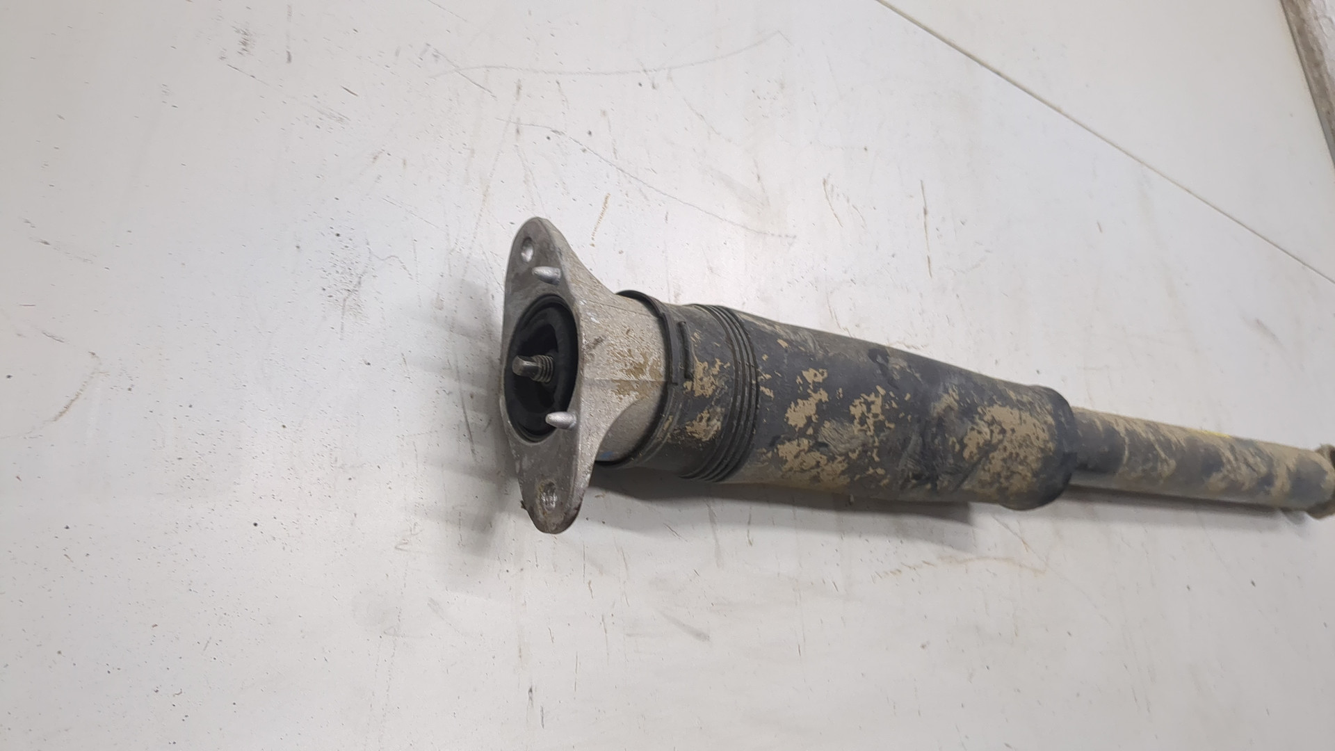 Амортизатор задний (стойка)