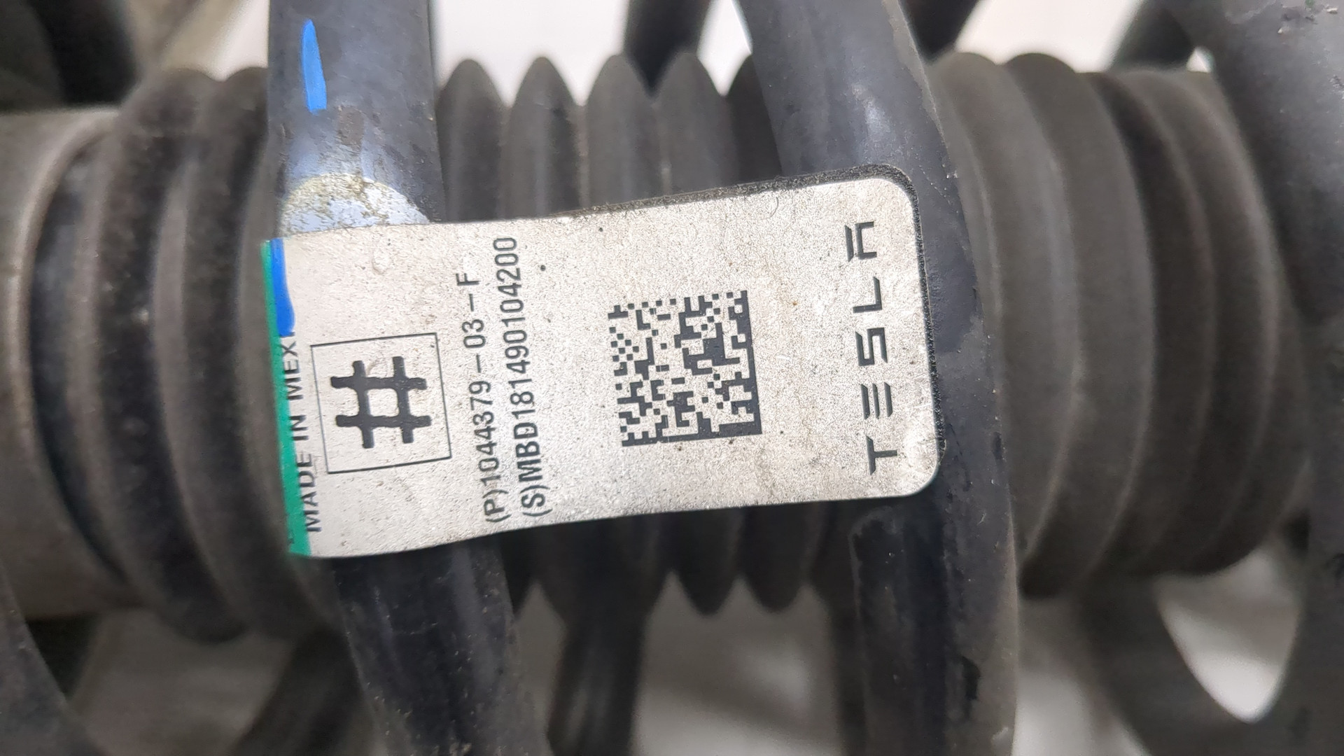 Амортизатор передний левый