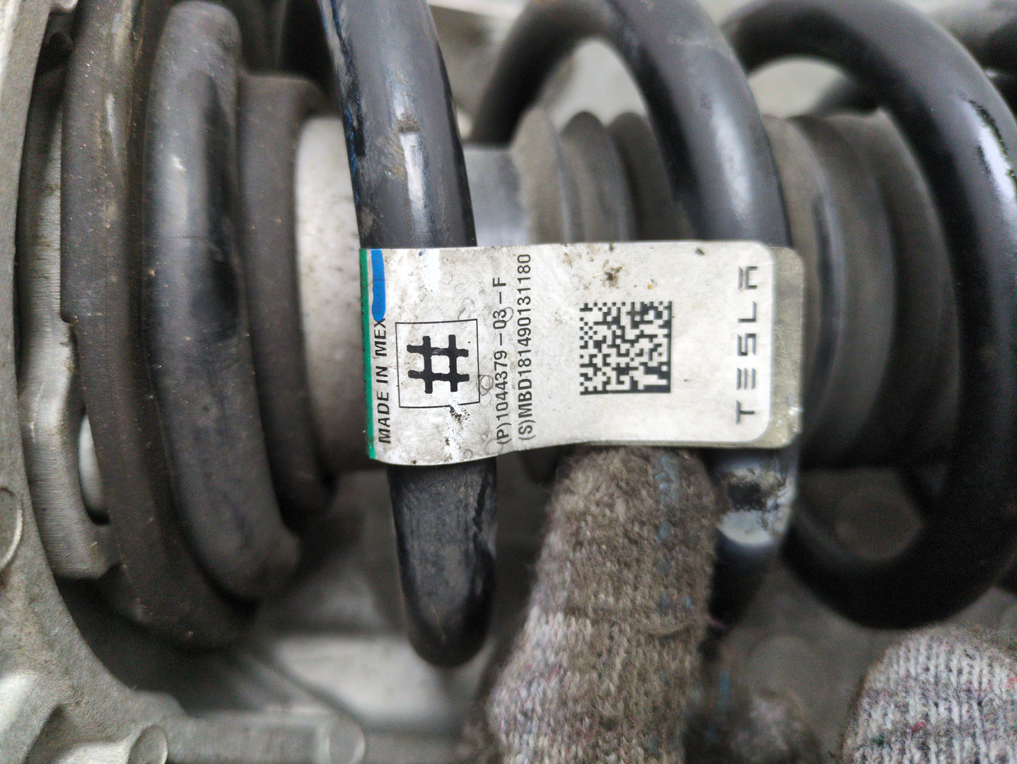 Амортизатор передний правый