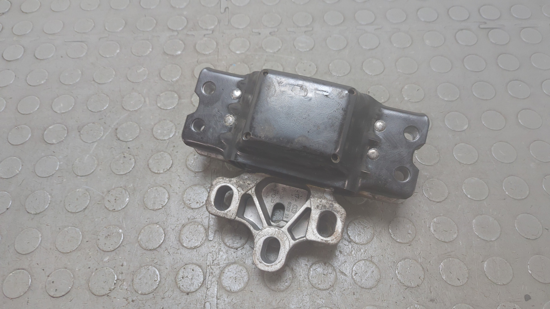 Опора двигателя