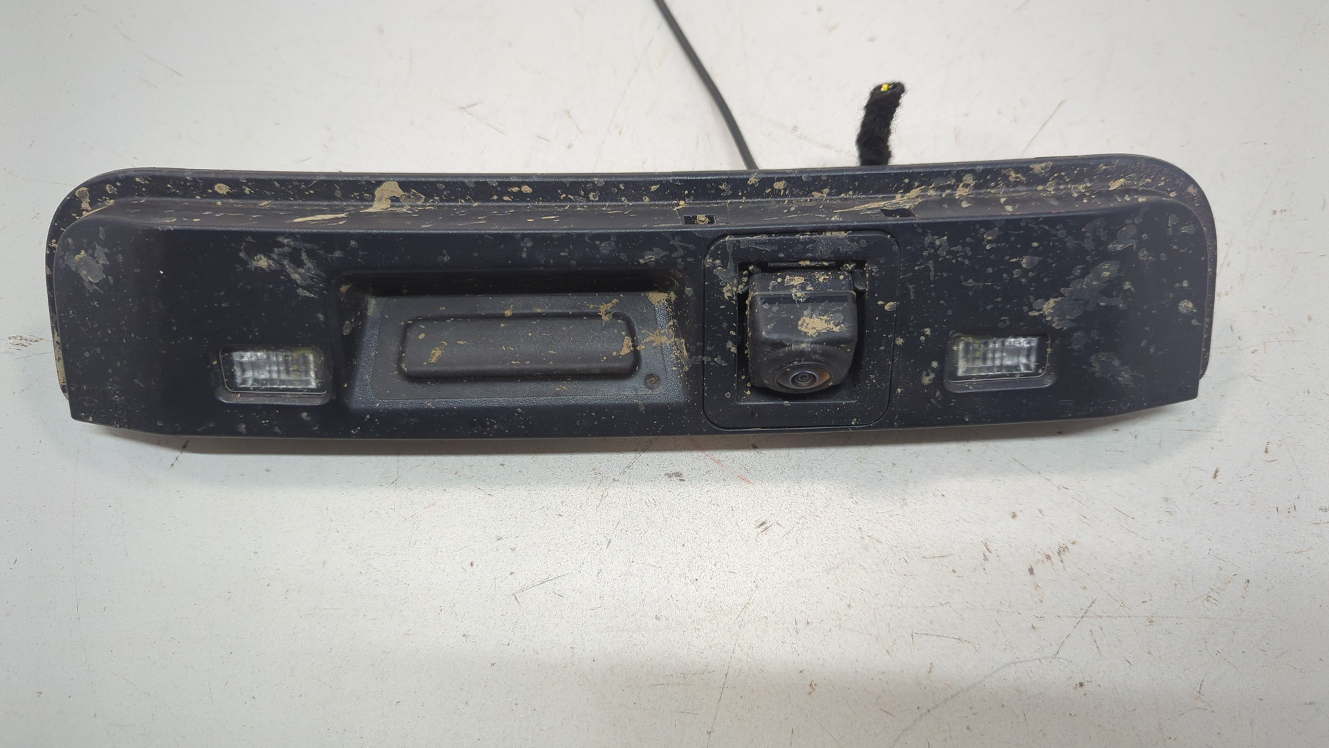 Кнопка открывания багажника