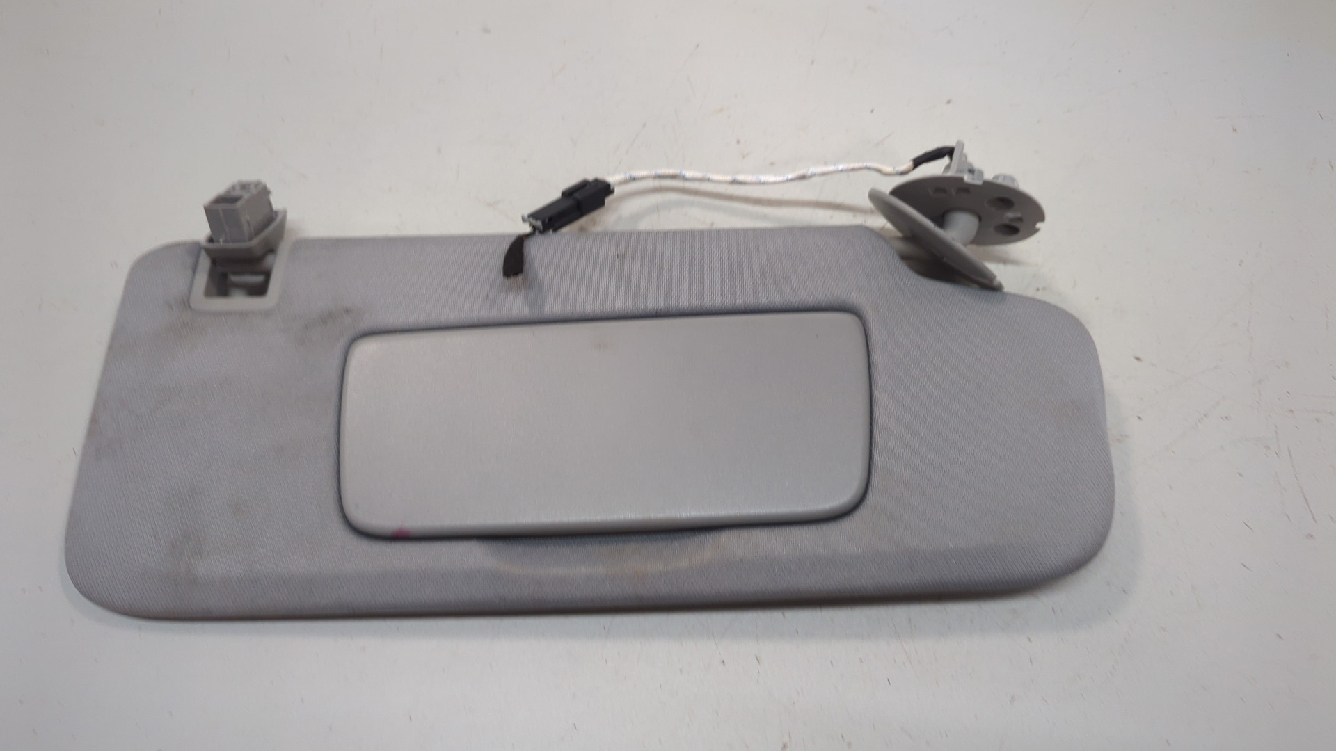 Козырек солнцезащитный