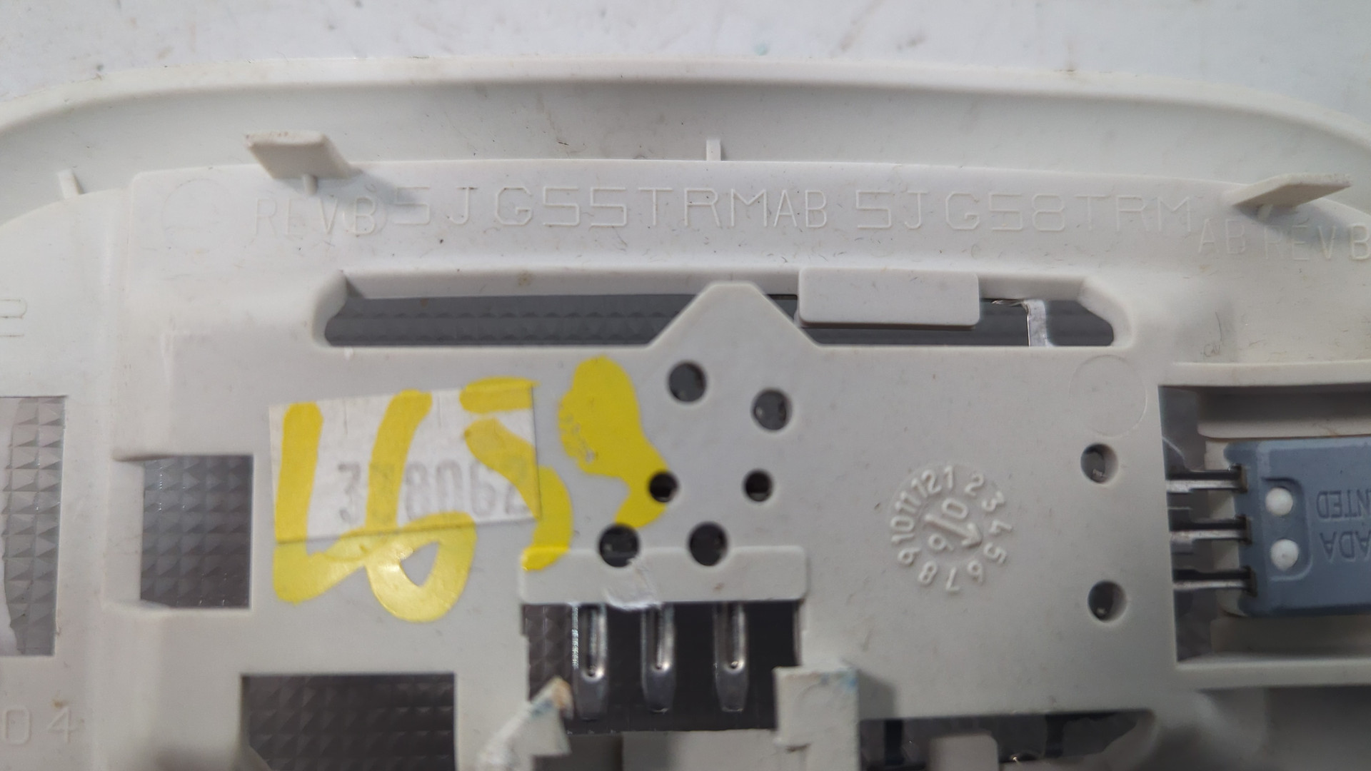 Плафон салонный