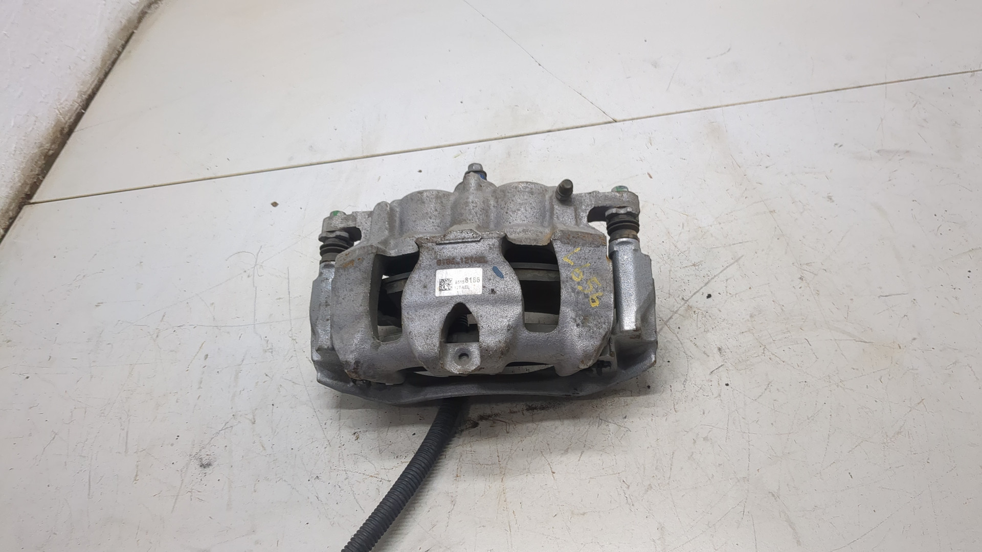 Суппорт передний левый