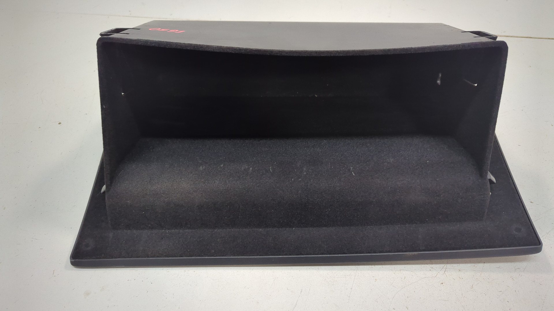 Крышка бардачка