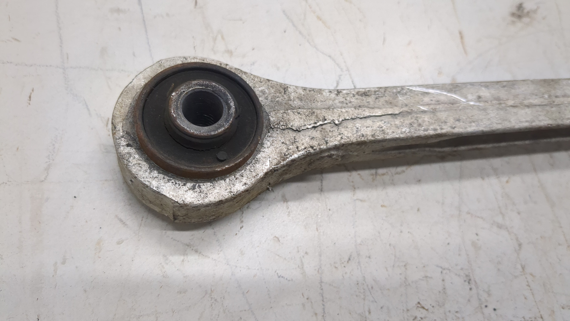 Рычаг задний