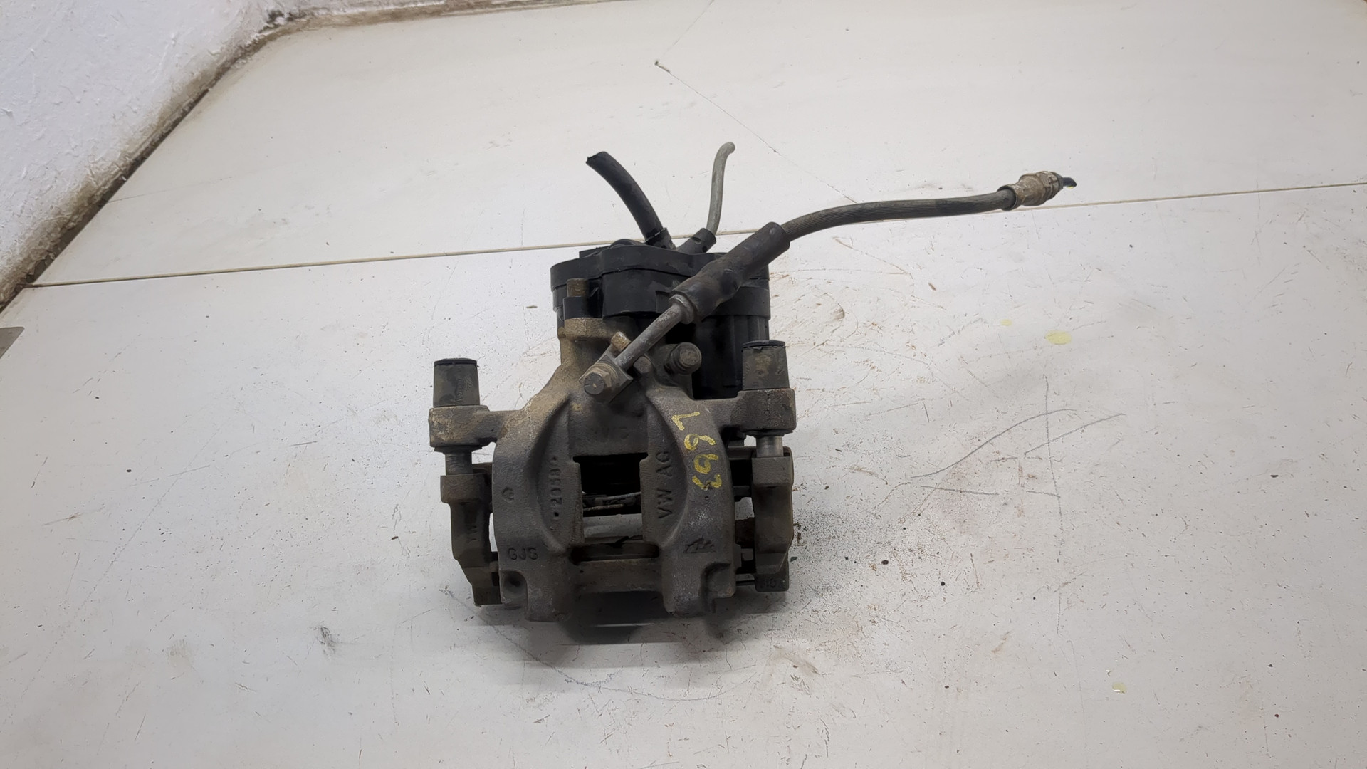 Суппорт задний левый