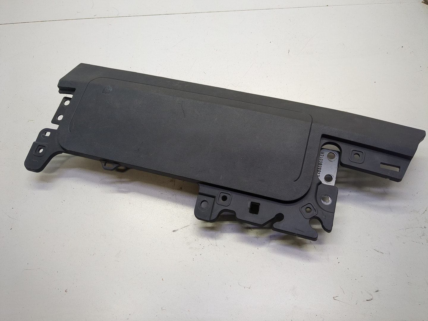 Подушка безопасности нижняя (для колен)