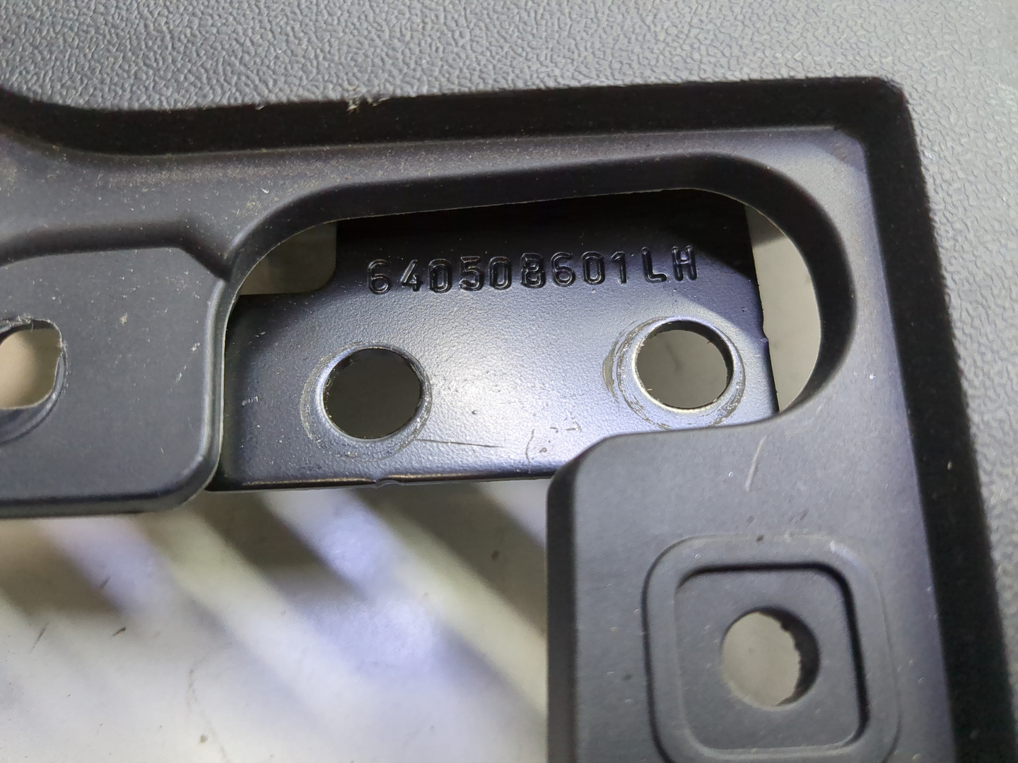 Подушка безопасности нижняя (для колен)