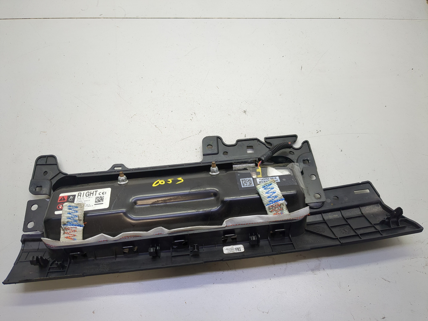 Подушка безопасности нижняя (для колен)