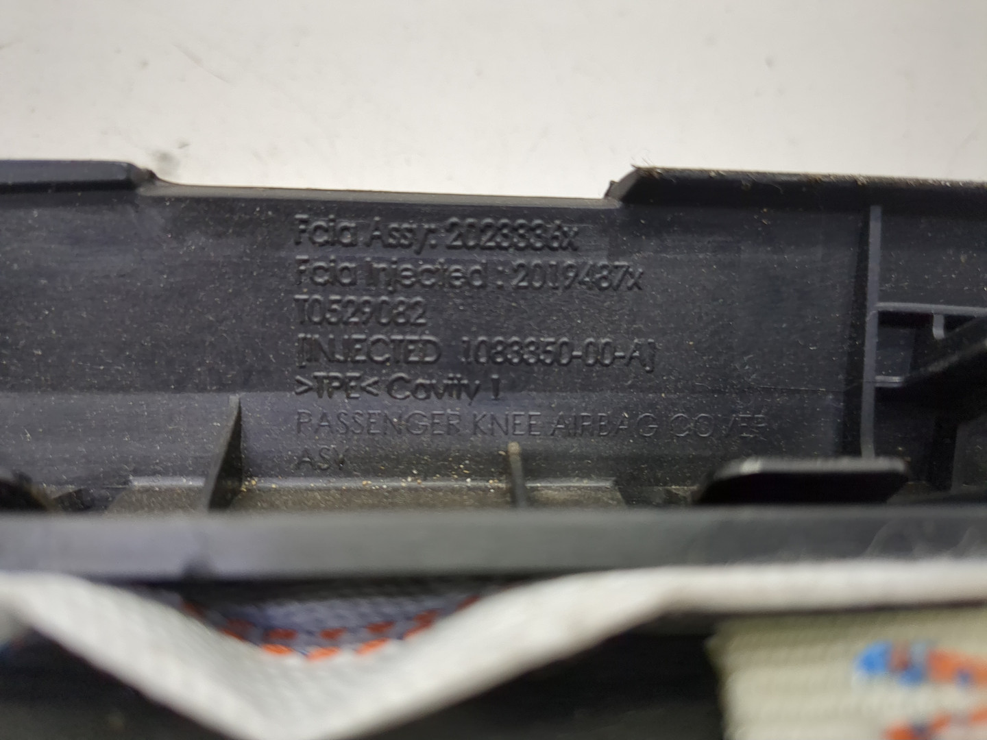 Подушка безопасности нижняя (для колен)