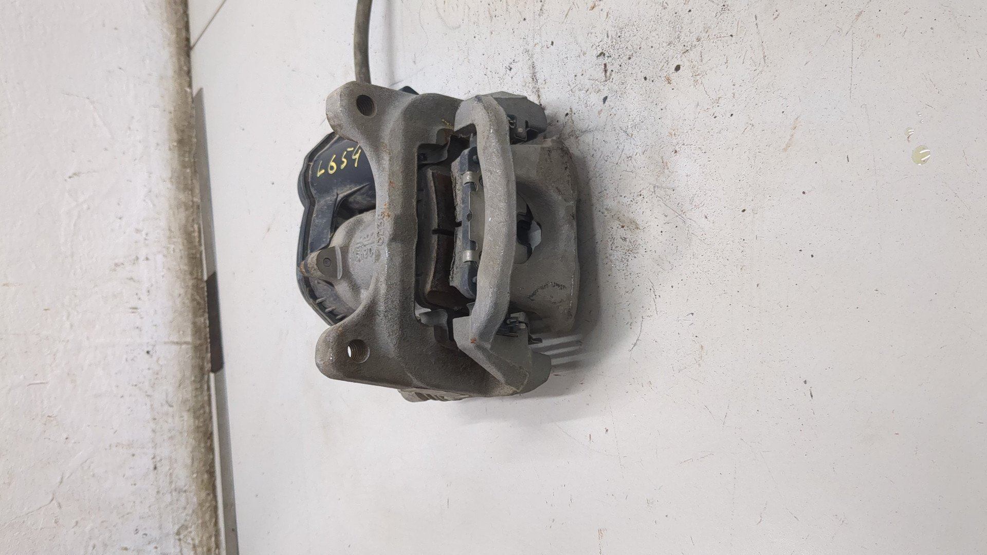 Суппорт задний правый