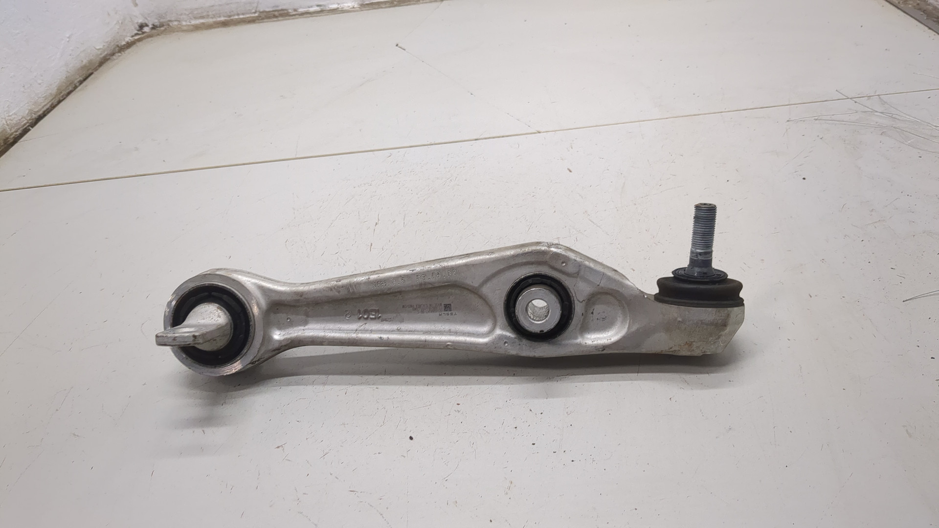 Рычаг передний