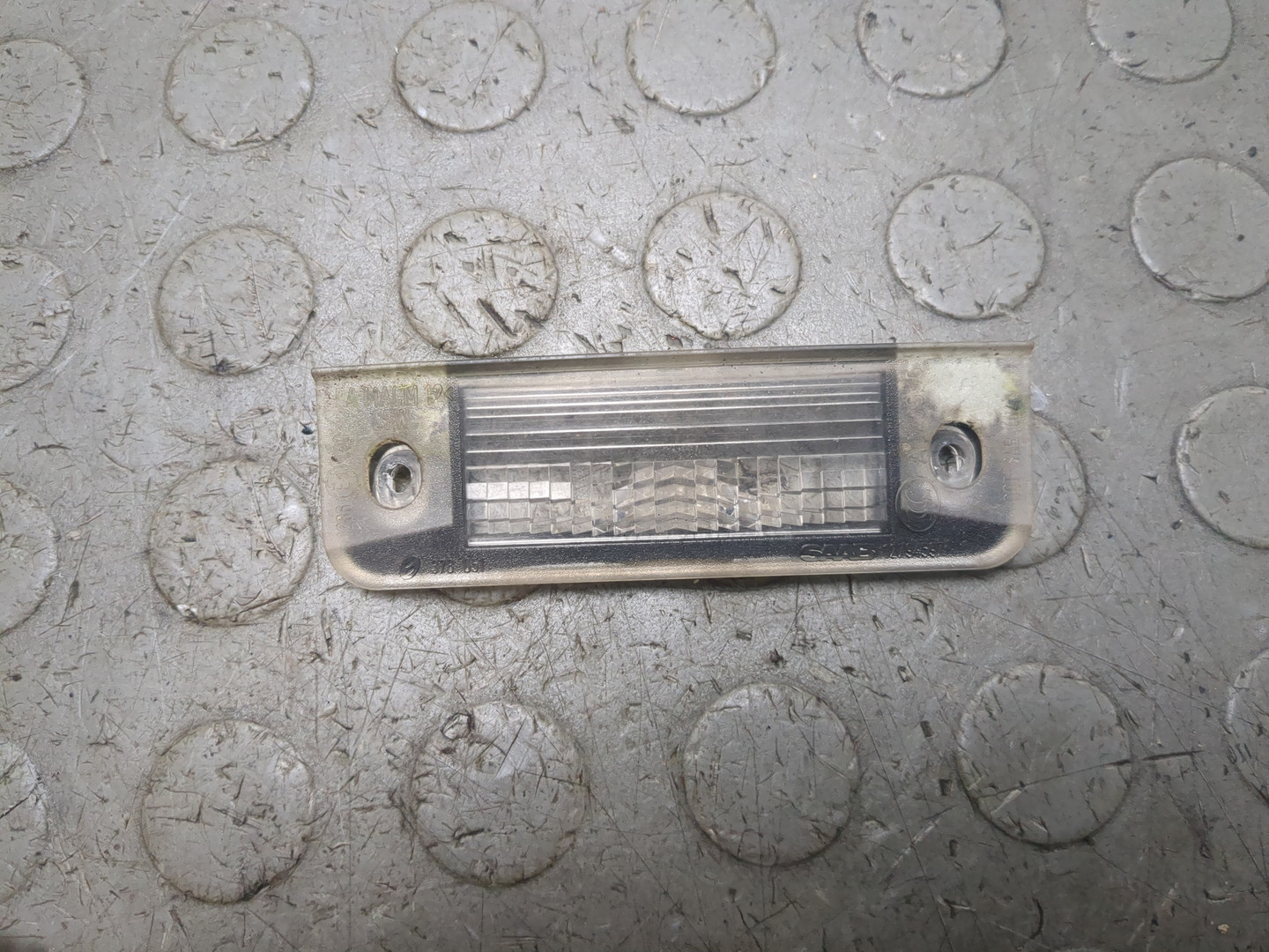 Фонарь подсветки номера