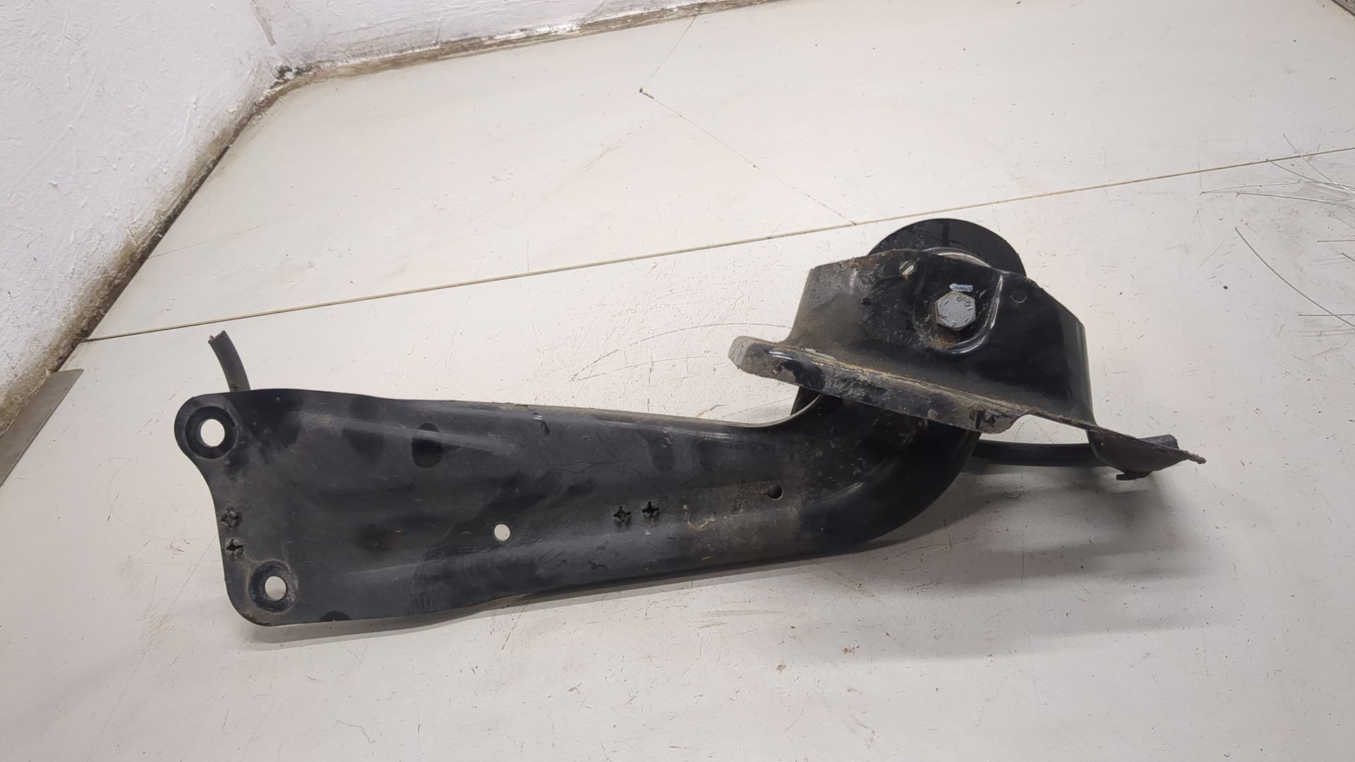 Рычаг задний правый