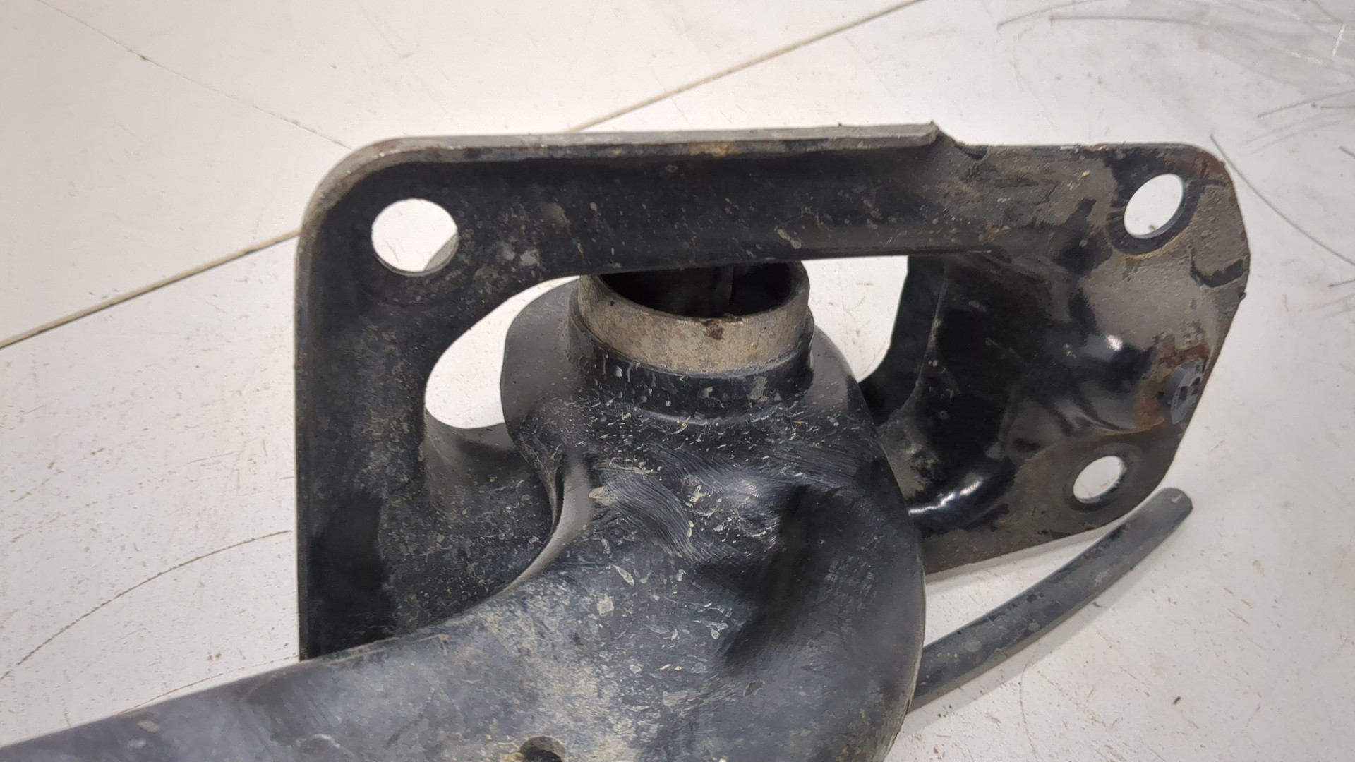 Рычаг задний правый