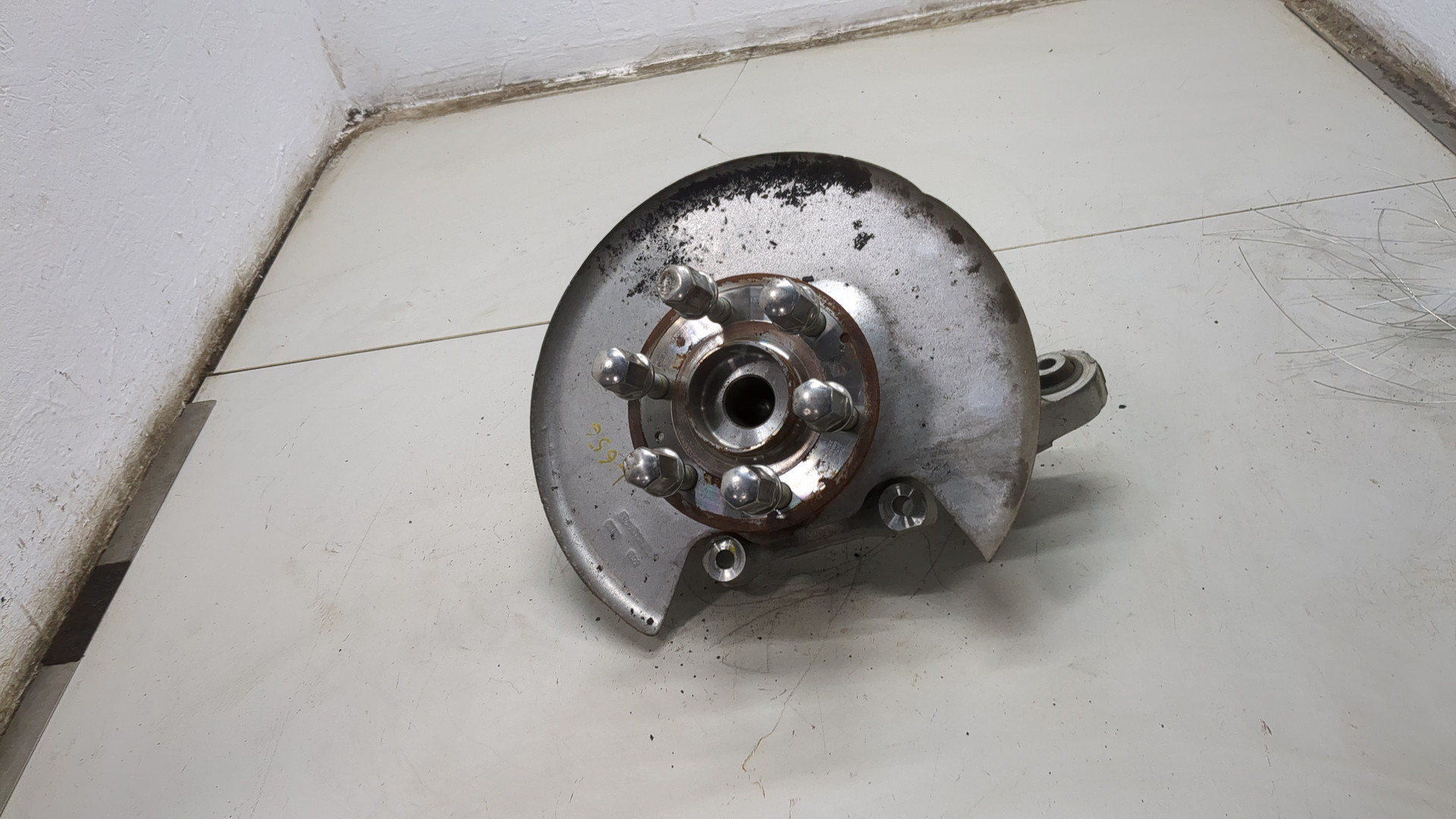 Кулак поворотный задний правый