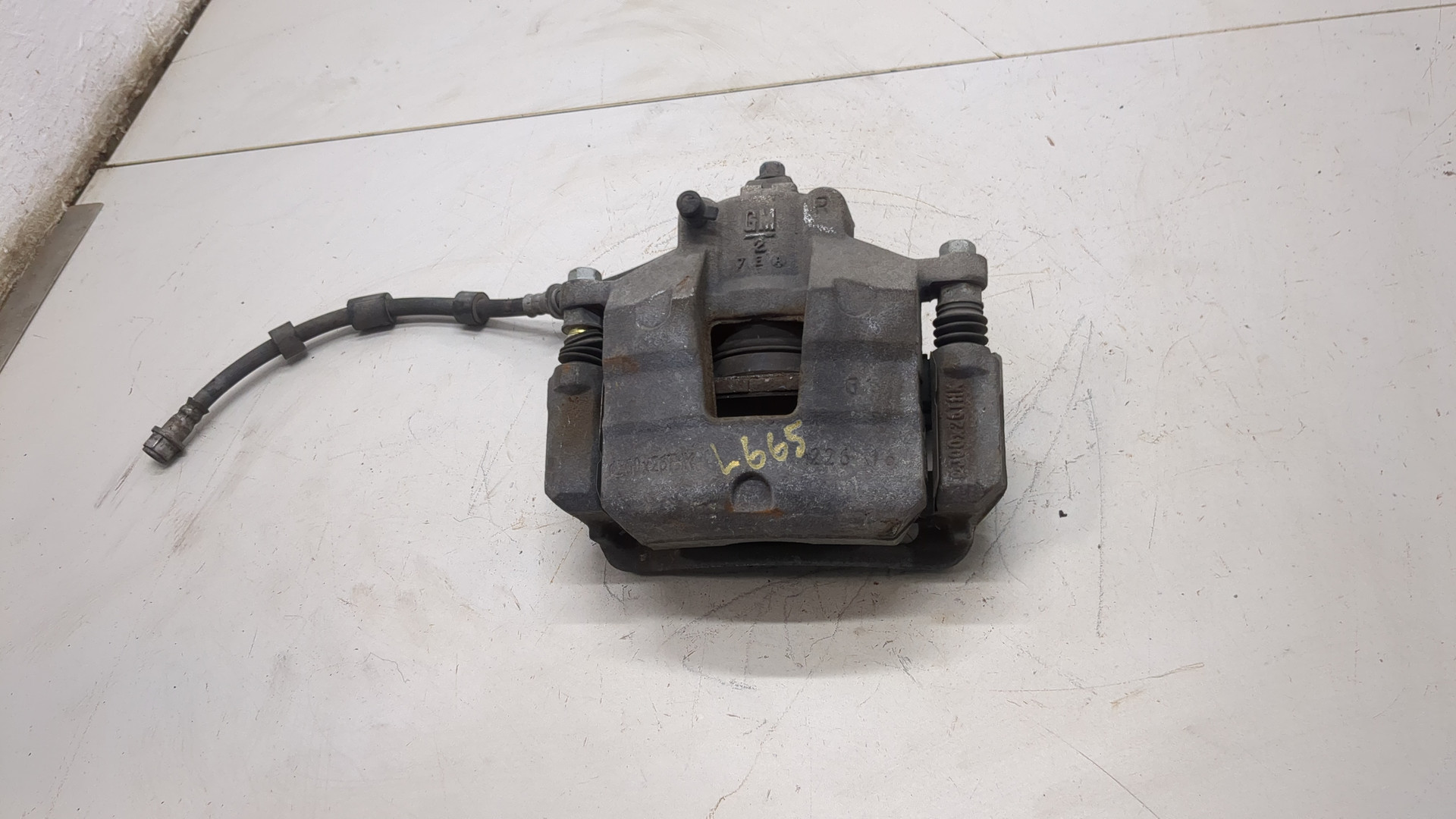 Суппорт передний правый