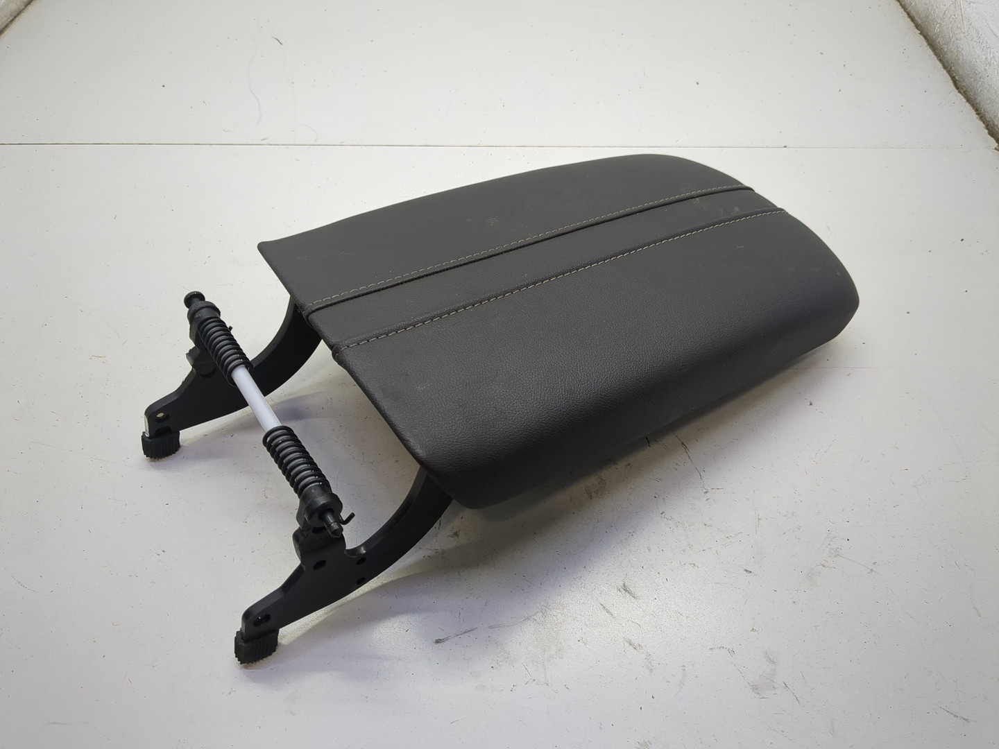 Подлокотник