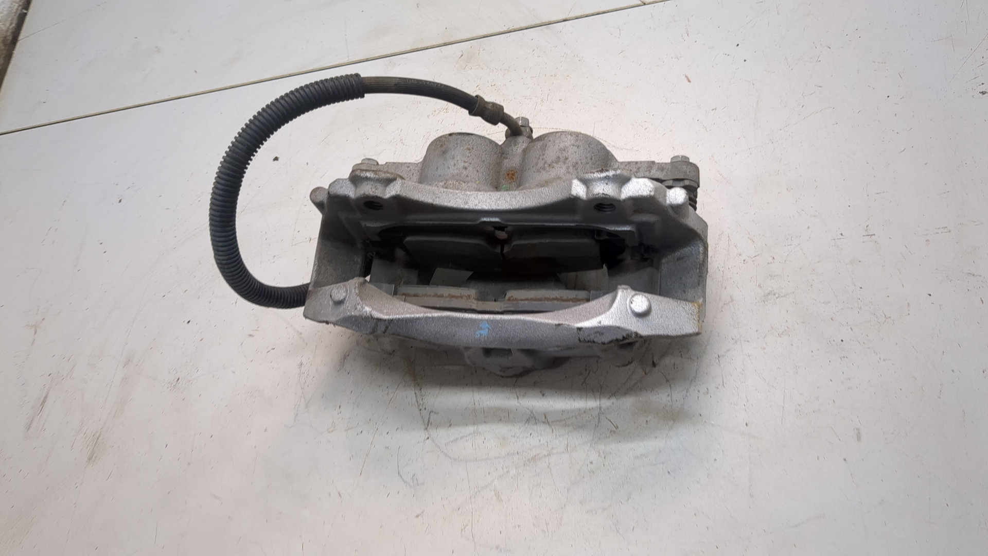 Суппорт передний правый