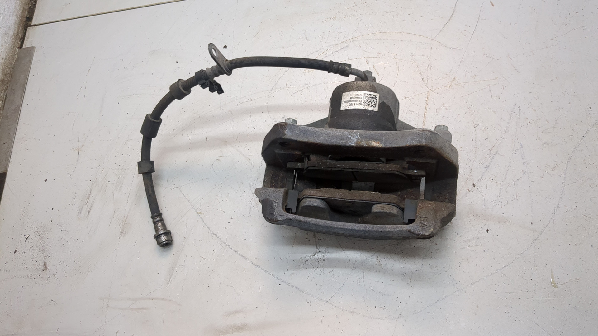 Суппорт передний левый