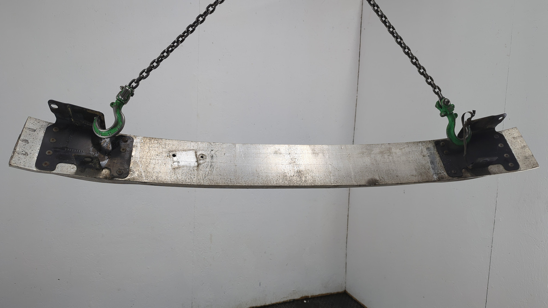 Усилитель переднего бампера