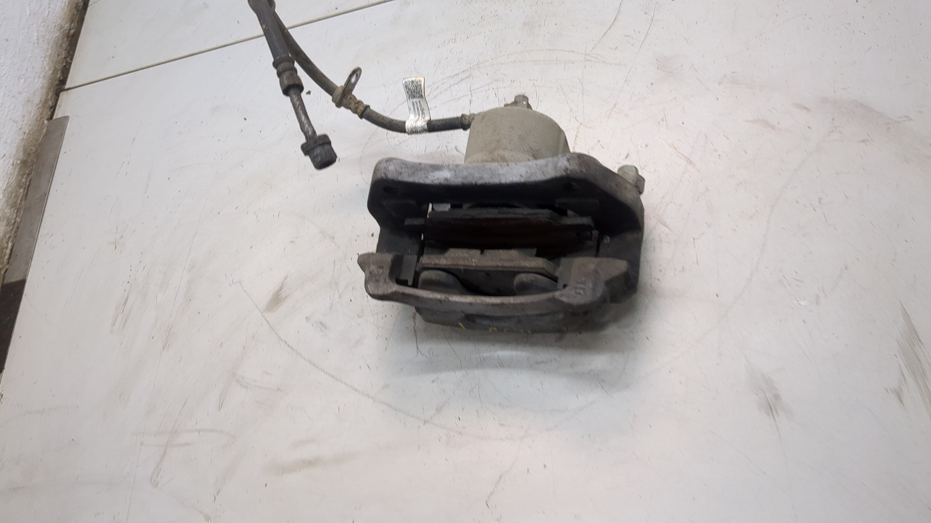 Суппорт передний левый