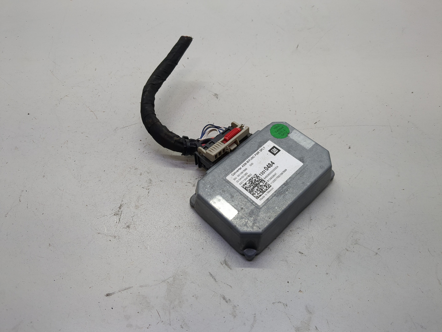 Преобразователь напряжения (адаптер)