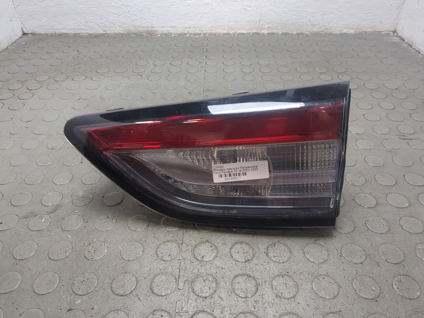 Фонарь задний внутренний правый