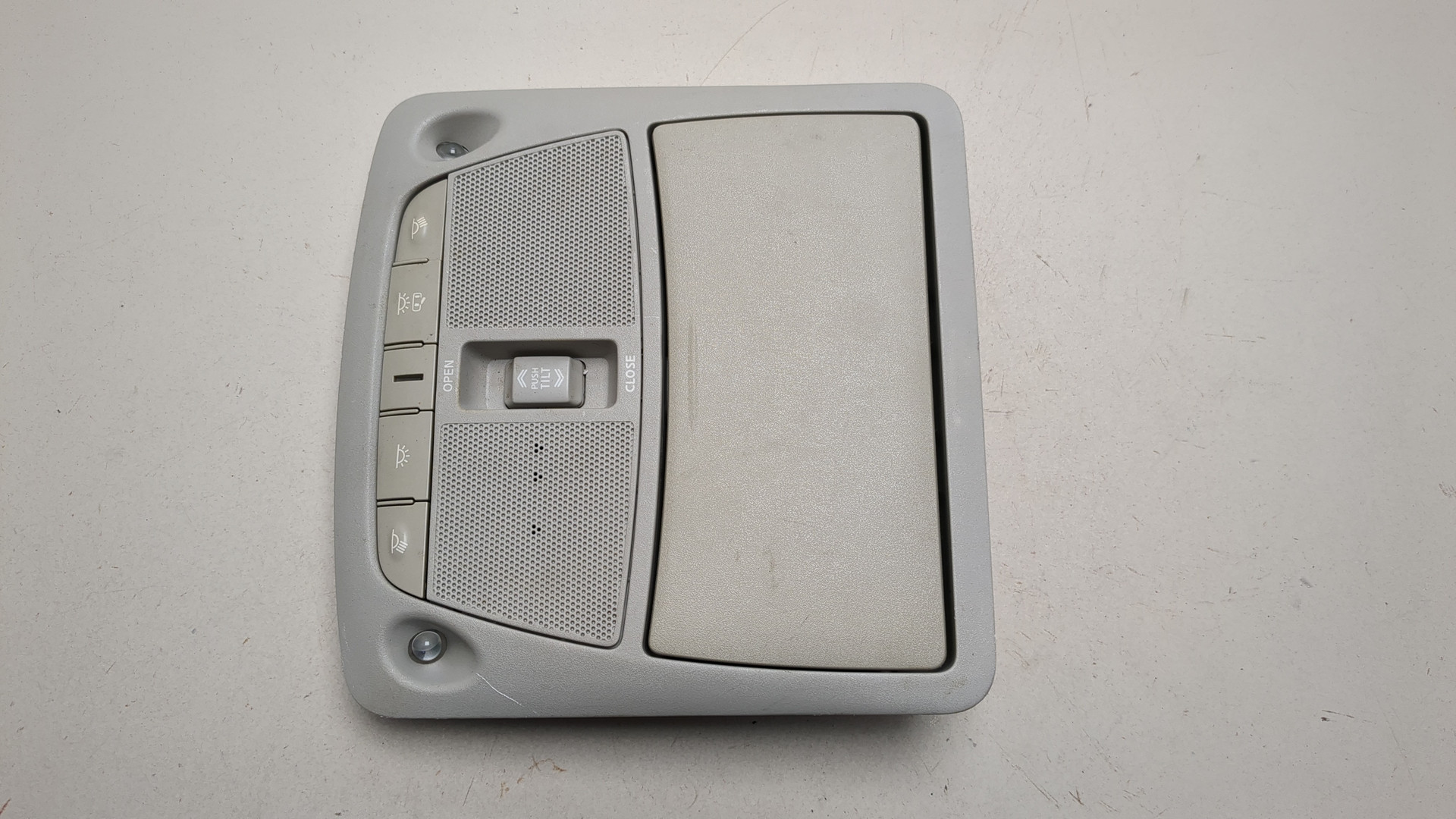 Плафон салонный