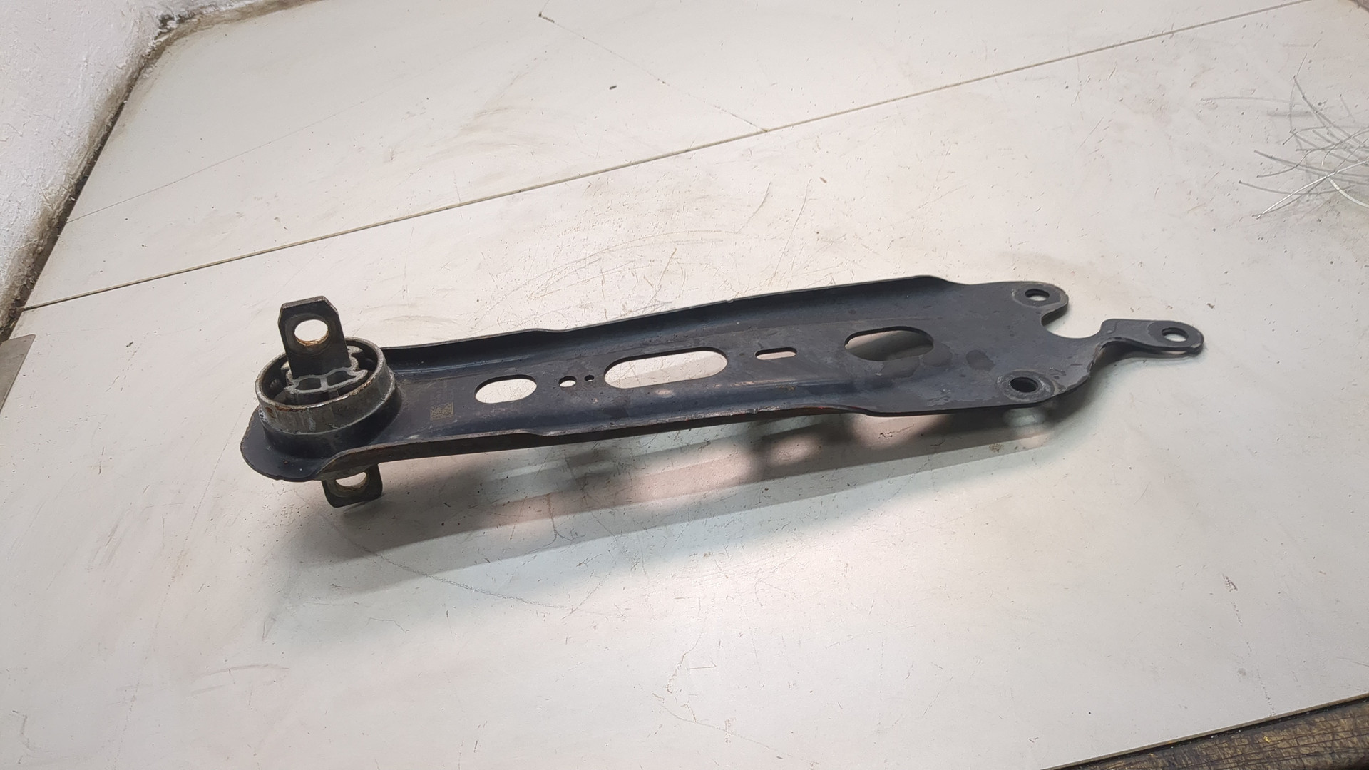 Рычаг задний левый