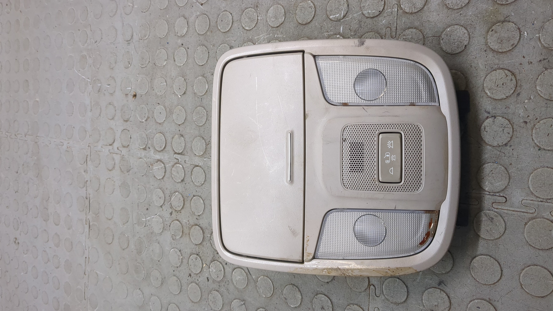 Плафон салонный