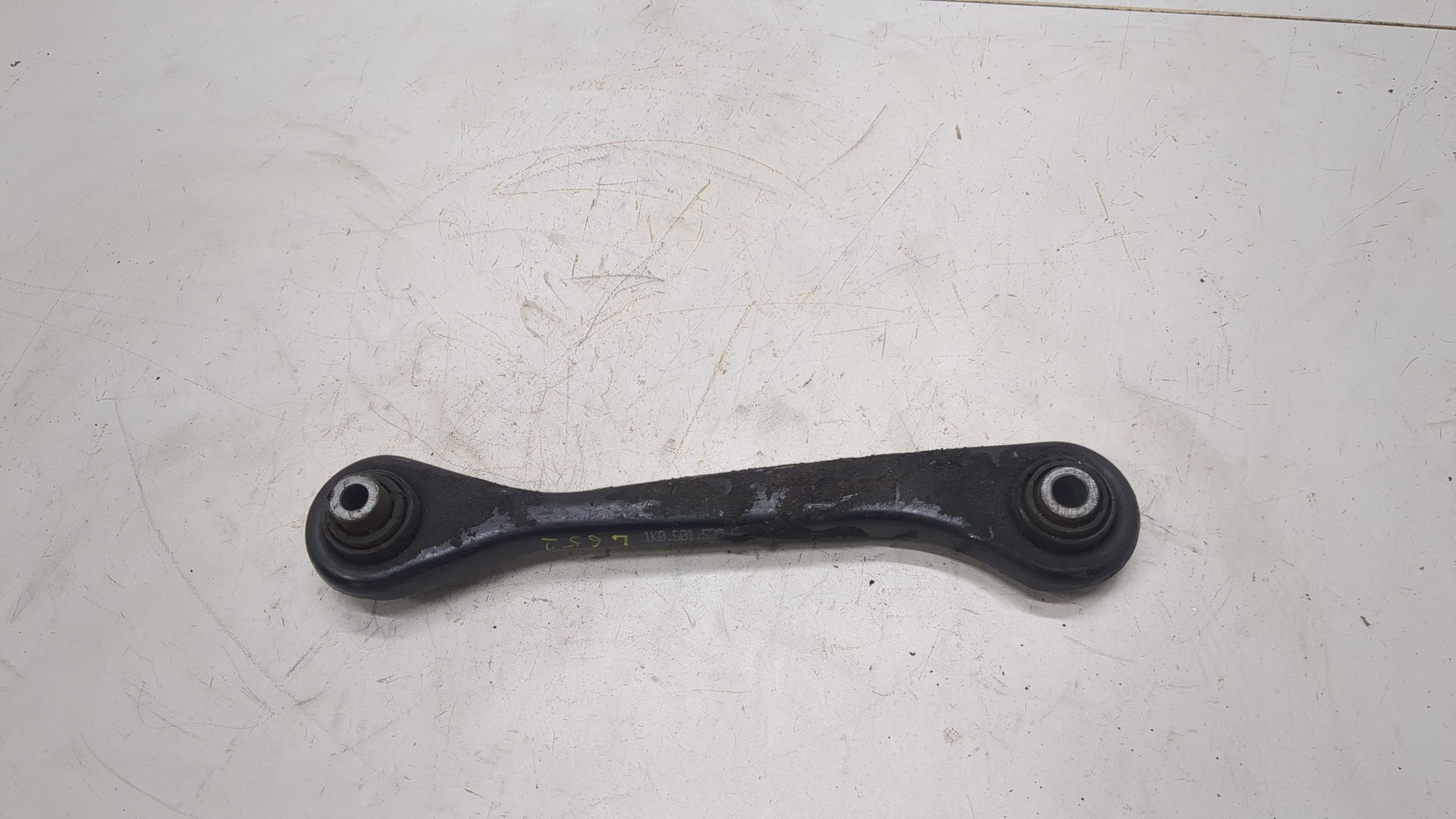 Рычаг задний правый