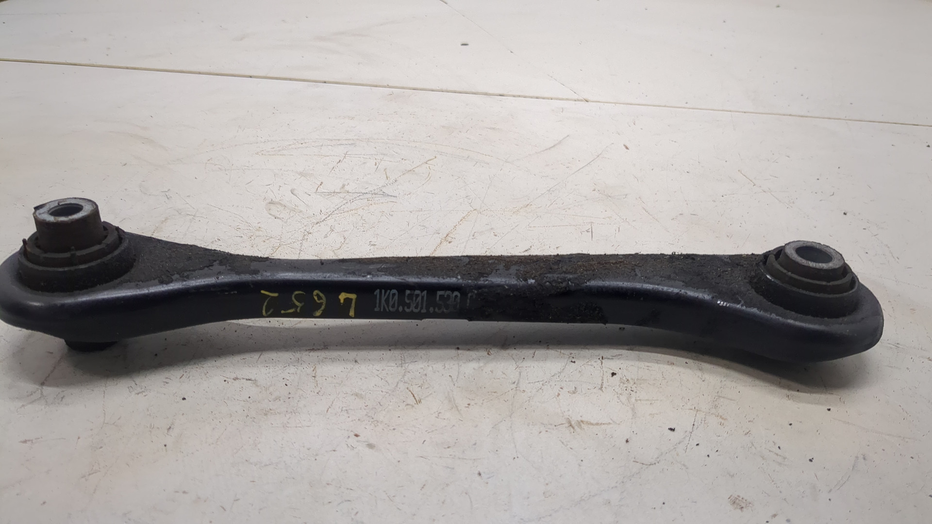 Рычаг задний правый