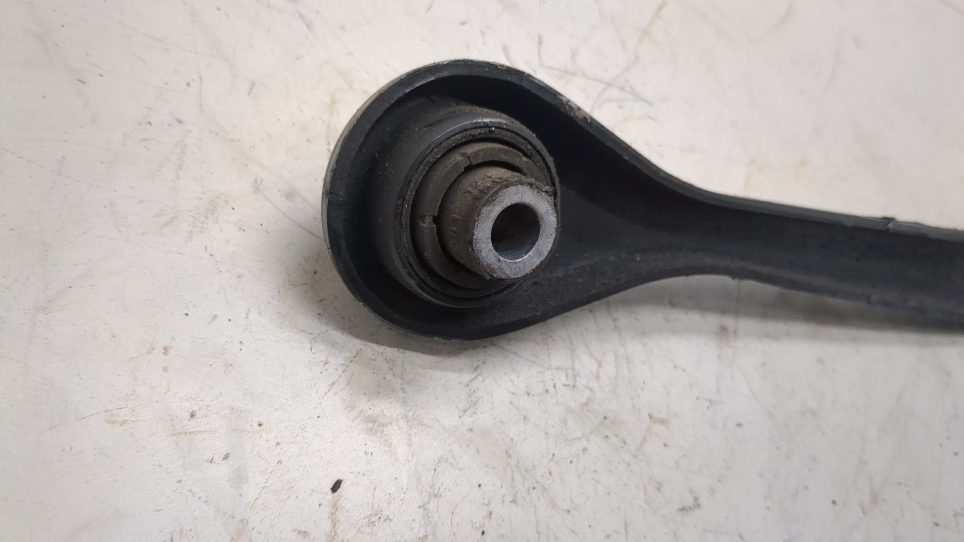 Рычаг задний правый