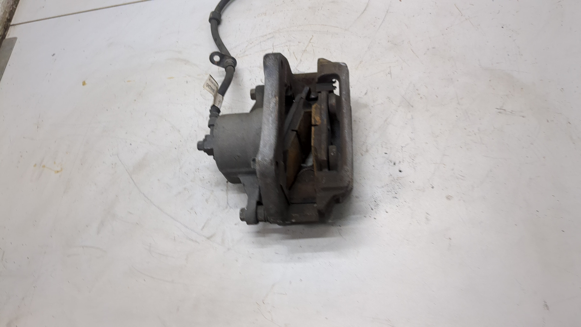 Суппорт передний правый