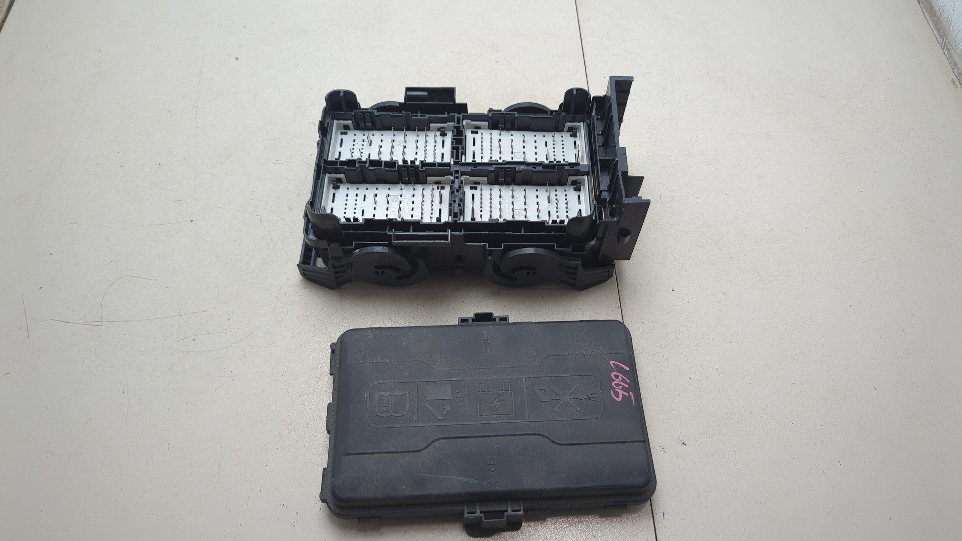 Блок предохранителей