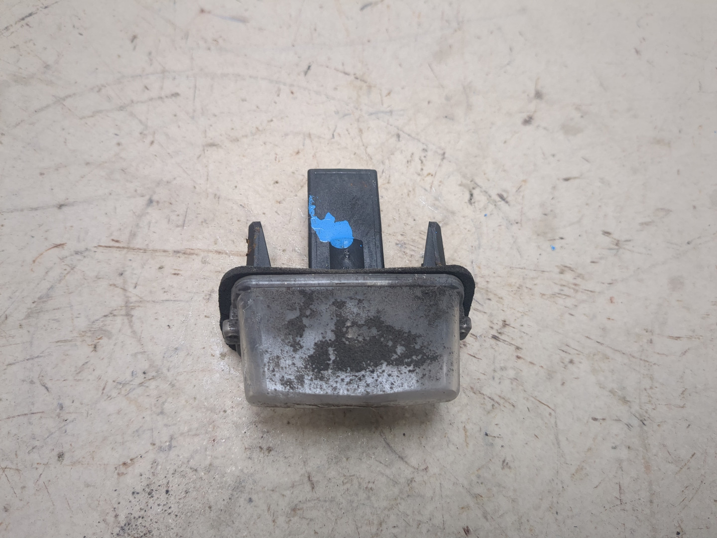 Фонарь подсветки номера