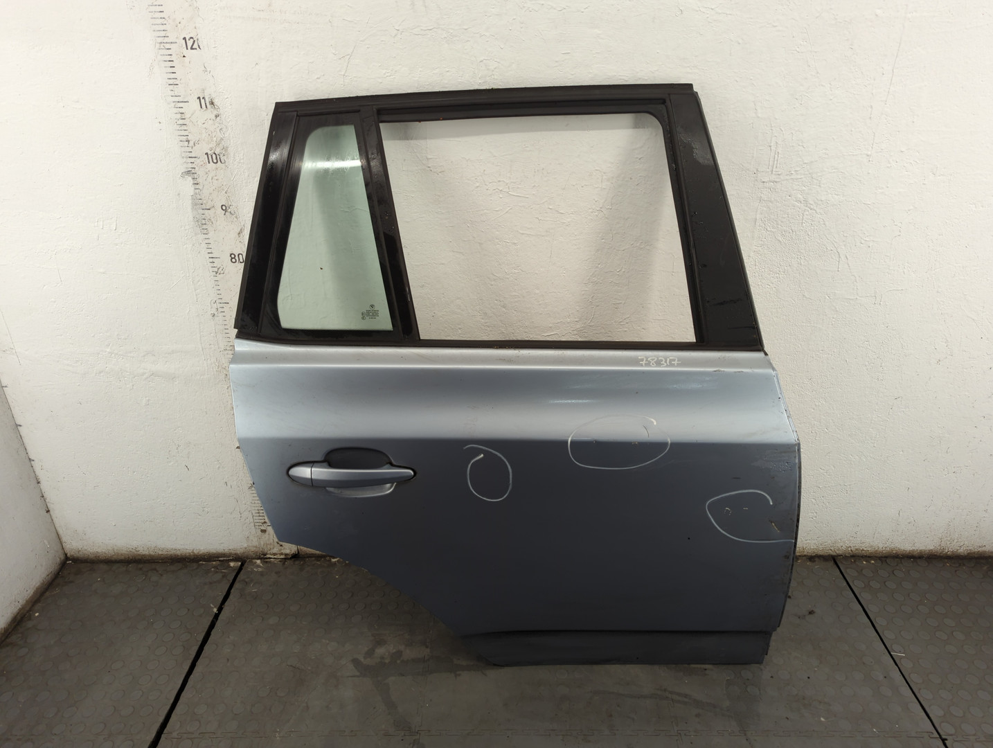 Дверь задняя правая